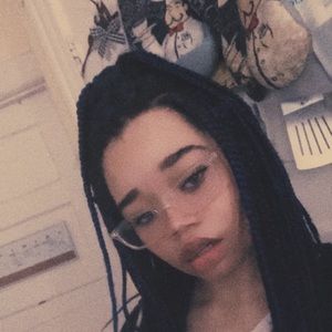 Meet your Posher, Laniya